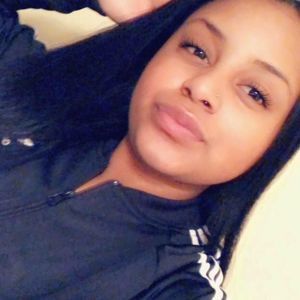 Meet your Posher, Deedee